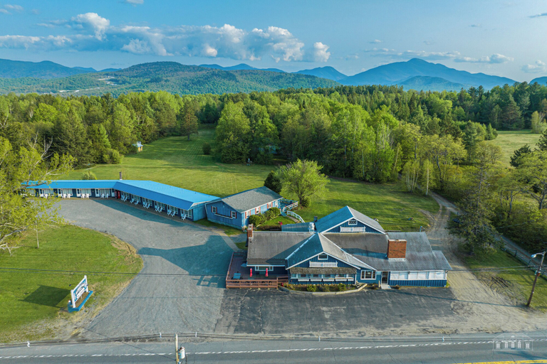 Exterior & Views