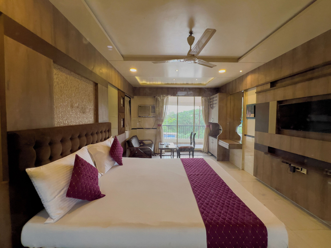 Room 4, Hotel Dwaraka, Thane