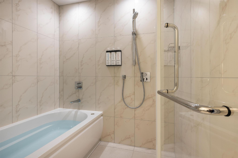 Bathroom 10