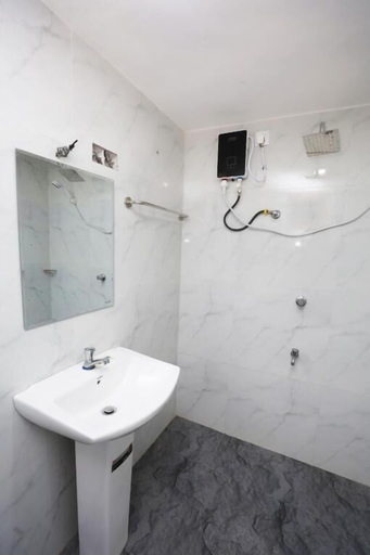 Bathroom 2, Alankulama Waana Resort, Nachchadoowa