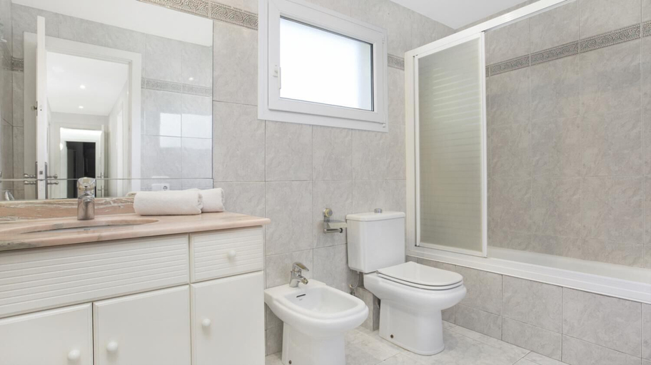 Room 2, Vila Albo in Calella de Palafrugell, Girona