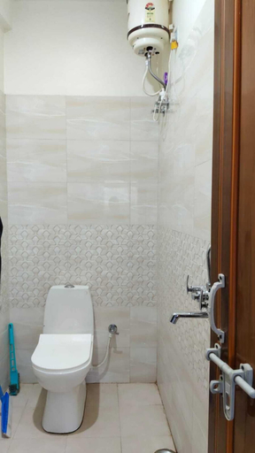 Bathroom 4, Shri Hari Kunj Paying Guest House, Varanasi
