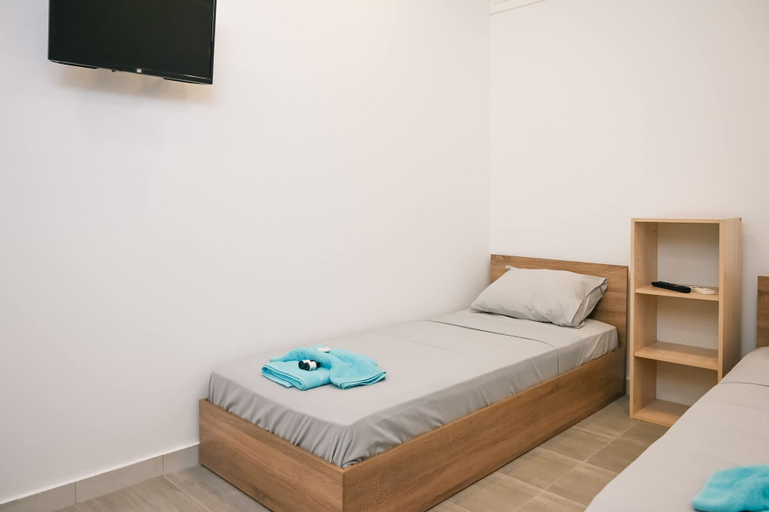 Room 5, Santorini s Old Mill Serene Getaway by Pori Beach, South Aegean