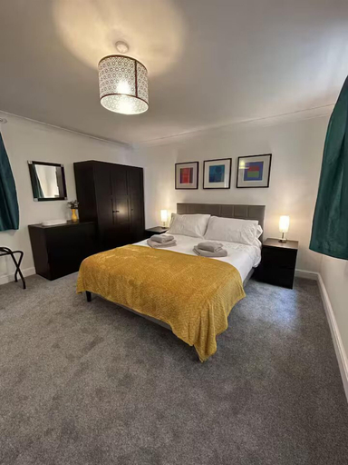 Bedroom 3, Stunning 1BR Apt in Central Cheltenham, Gloucestershire