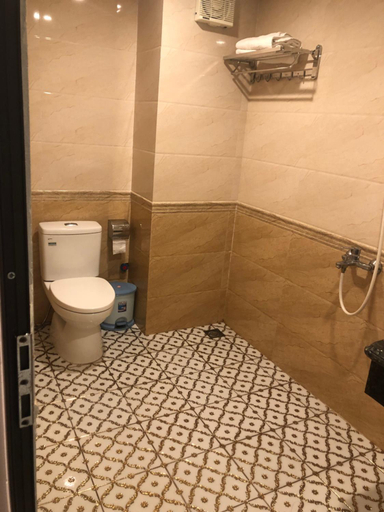 Bathroom 3, A12 Hotel, Hạ Long
