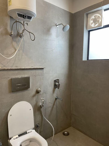 Bathroom 2, Hotel Srijan Vrindavan, Mathura