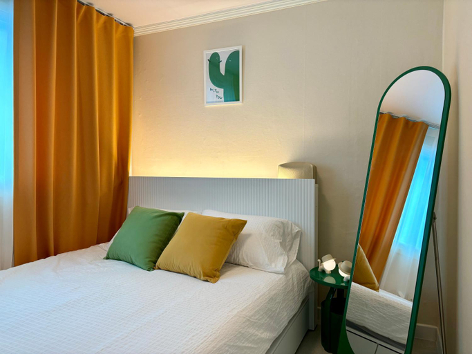 Others 2, Sinchon Station Walks 3 Minutes Hongik University Gwanghwamun Seongsu Airport Railroad No Free Gym S, Mapo