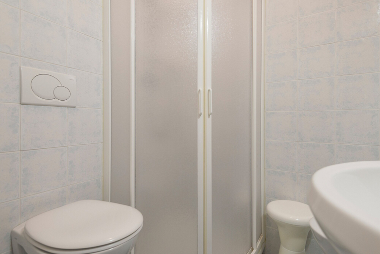 Bathroom 4, Hotel Airone, Rimini