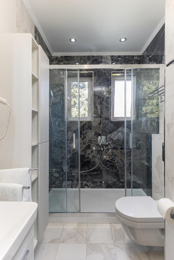 Bathroom 2, Luxury Sunset Beach Apartments-free parking, Dubrovnik
