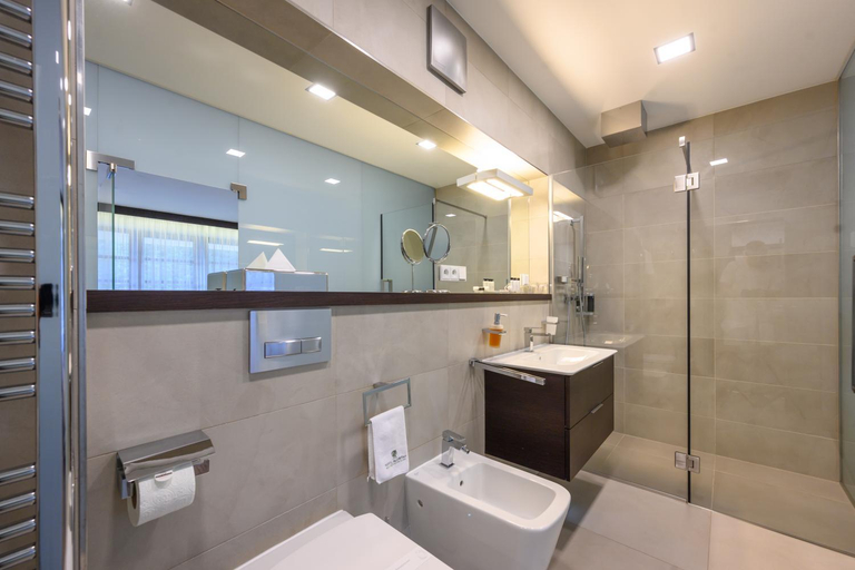Bathroom 5, Hotel Bedriska Wellness Resort And Spa, Trutnov
