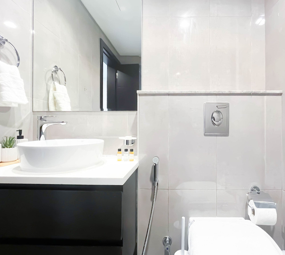 Interior 4, Luxury 2BR in Merano Tower Stunning City Views, Dubai