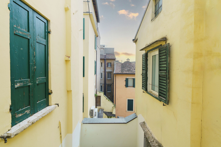 Others 5, Residenza Pellicciai, Verona