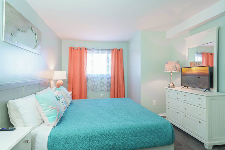 Room 3, Turtle Love Resort Amenities & Ocean Views!, Bay