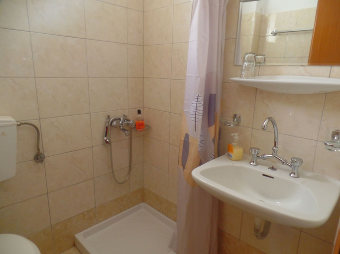 Bathroom 4, Hotel Inomaos, West Greece
