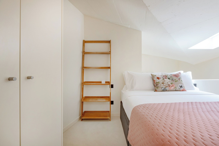 Room 4, Minimalist Loft at Terracotta Collection, Porto