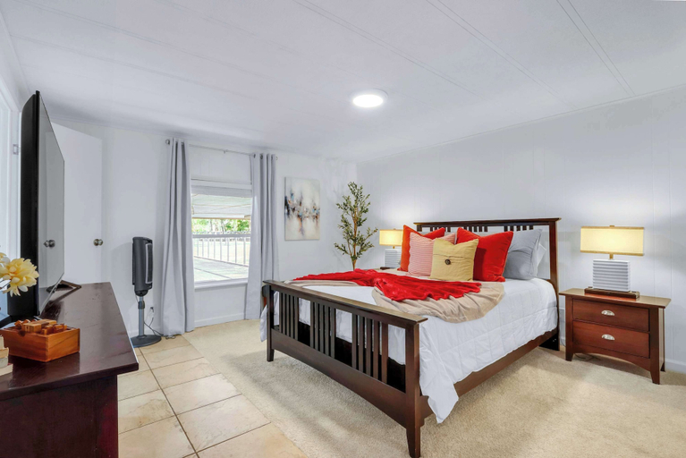 Bedroom, Beautiful and Relaxing Lakefront Getaway, Guadalupe