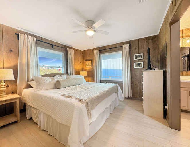 Bedroom 2, Beautiful Views Easy Beach & Bay Access, Baldwin