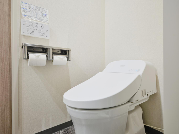 Bathroom 10