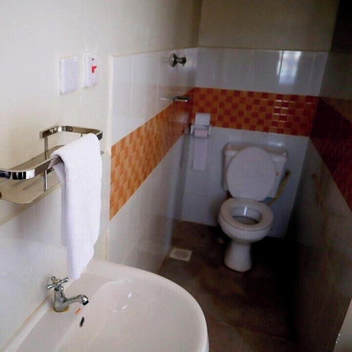 Bathroom, The Mugumo Valley Resort, Thika Town