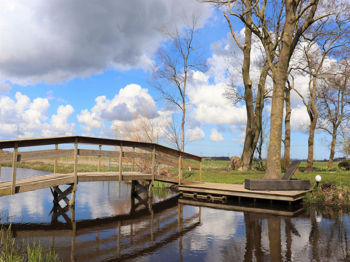 Others 3, BB farm Grutsk in Suwald with private harbour, Tytsjerksteradiel