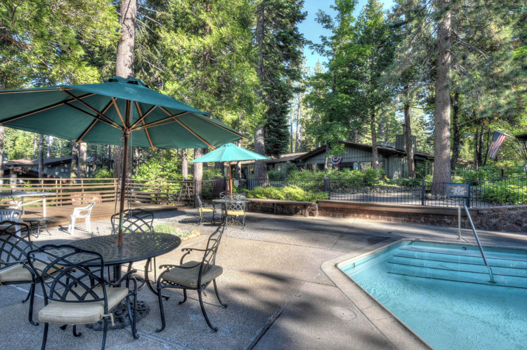 Sport & Beauty 2, Waters Edge Jewel w/ Lake Views HOA Access!, El Dorado