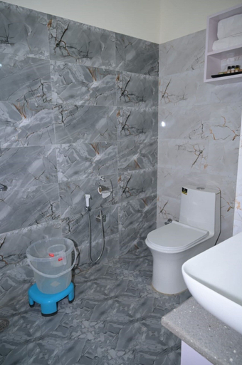 Bathroom 5, R Narayan Pleasant Inn Hotel - Guptkashi, Rudraprayag