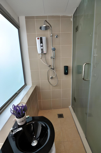 Bathroom, Le Garden Hotel Kota Kemuning Shah Alam, Shah Alam