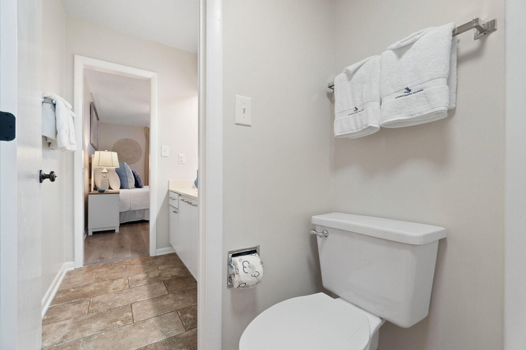 Bathroom, Wind Drift South West 308, Escambia