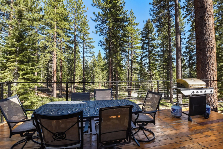 Food & Drinks, Tranquil Tumbleweed Close to Skiing & More!, Washoe