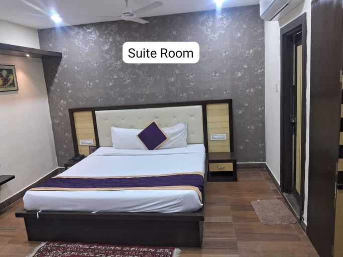 Bedroom 2, Hotel Shreya, Warangal