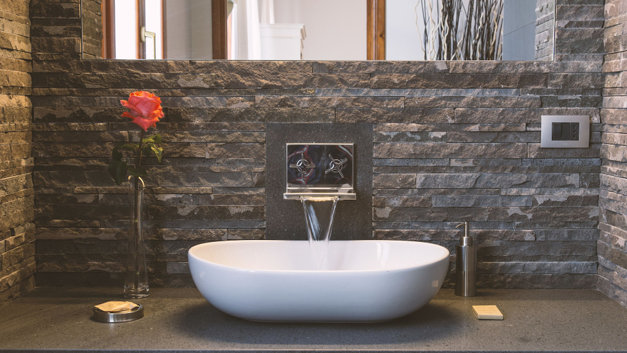 Bathroom 5, Tenuta Olive Alive, Syracuse
