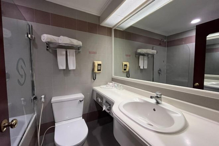 Bathroom 4