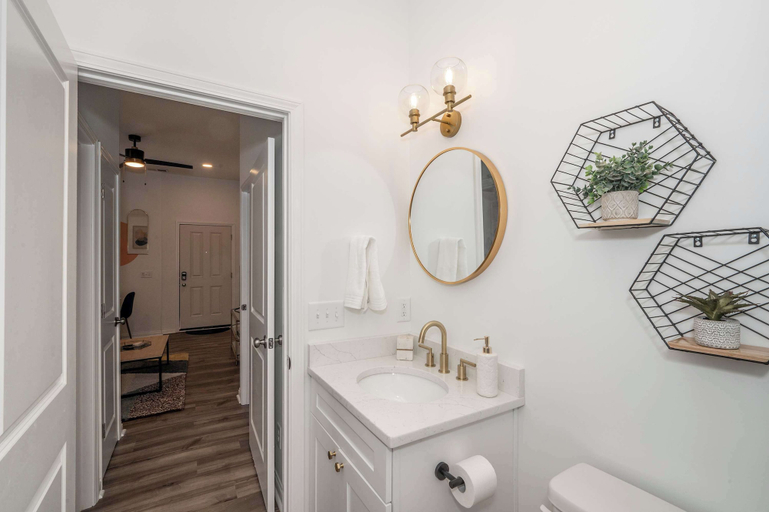 Bathroom 3, Covington Charm 202, Kenton