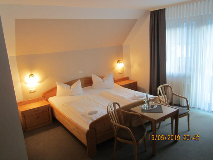 Bedroom 4, Hotel Merle, Cochem-Zell