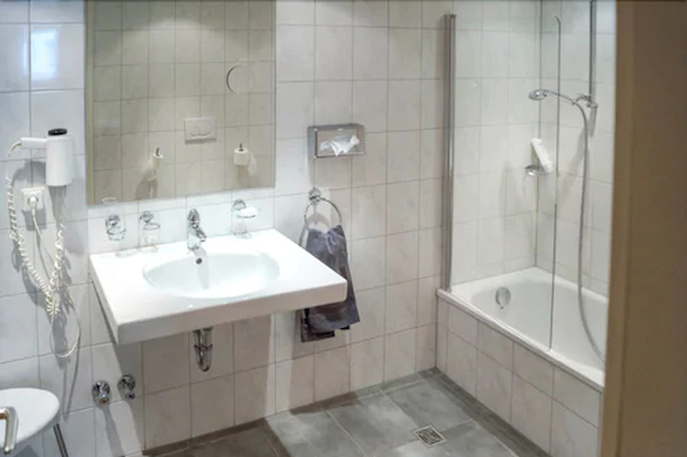 Bathroom 4, Waldshuter Hof, Waldshut