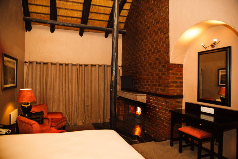 Bedroom, Mount Sheba Rainforest Hotel, Restaurants & Hiking, Ehlanzeni
