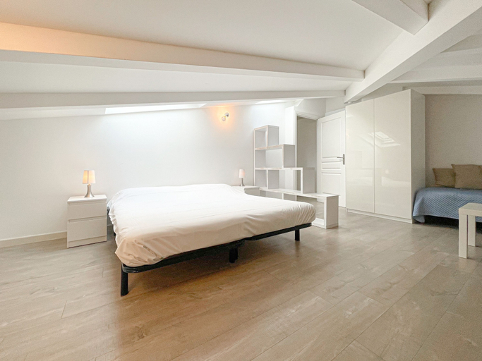 Room 4, 210 - Tony Allard 4A, Alpes-Maritimes