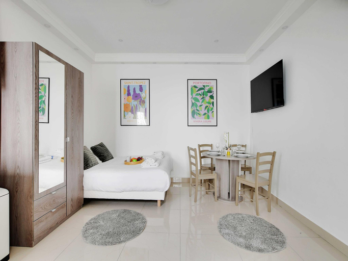 Bedroom 3, Charming Studio for 2 - Near Voltaire 11th Arr. Town Hall, Paris, Paris