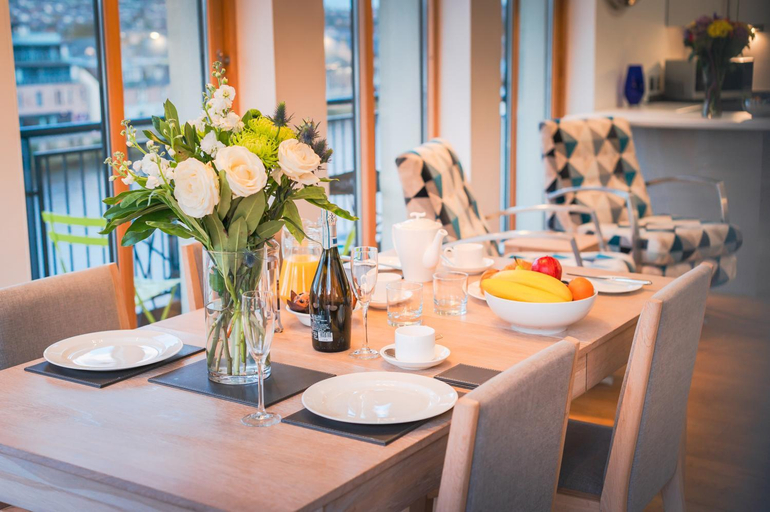 Food & Drinks 5, Highland Apartments By Mansley, Highland