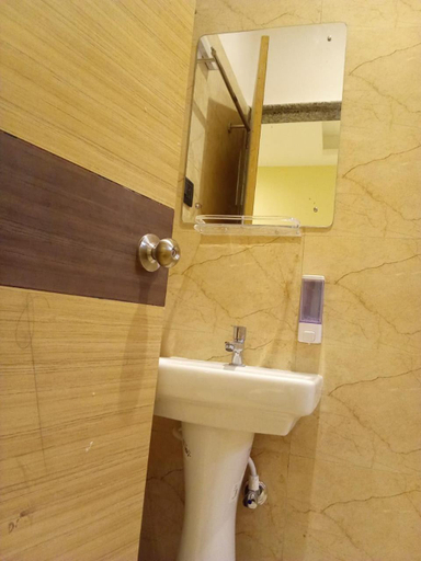Bathroom 5, Hotel Sky king, North 24 Parganas