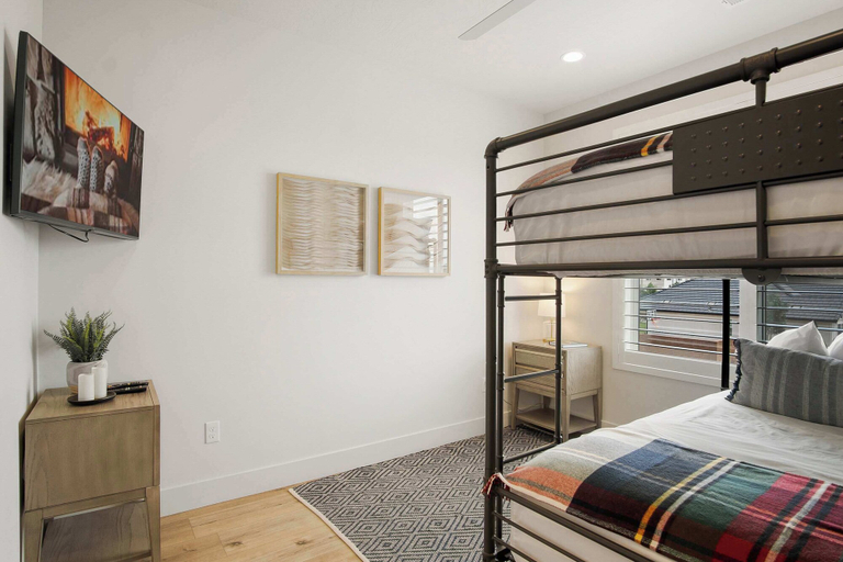 Bedroom 5, New Hygge House EV Charger, Washington