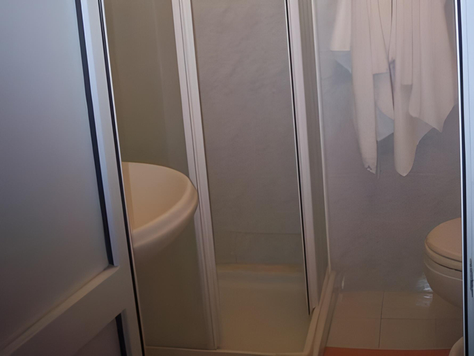 Bathroom 2, Albergo La Perla, Grosseto