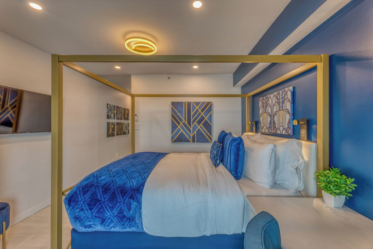 Bedroom 2, Art Deco Broadway Bedroom (with Shared Common Area), Greater Vancouver