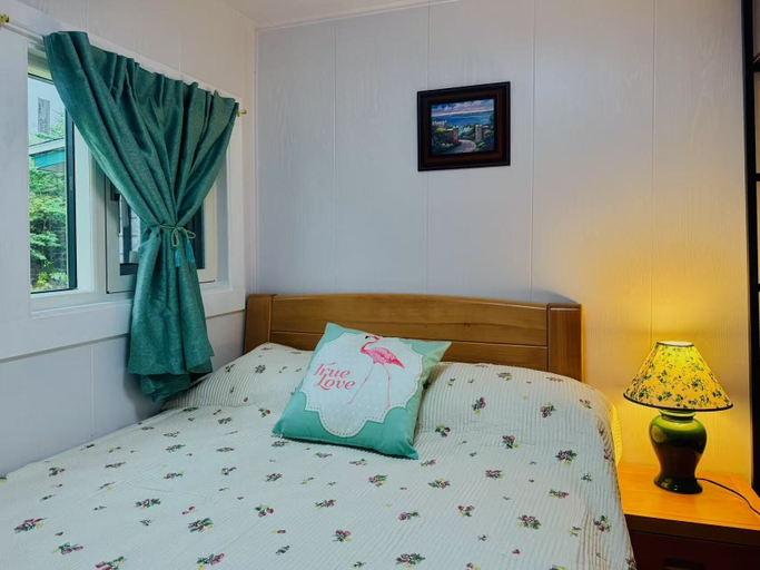 Bedroom 2, Skyline Terrace Cottages, Queens