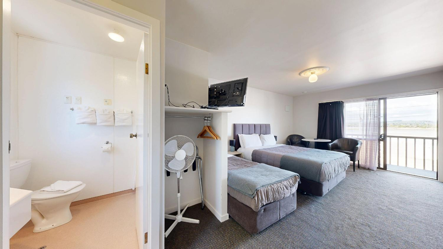 Bedroom 3, Albatross Motel, Napier