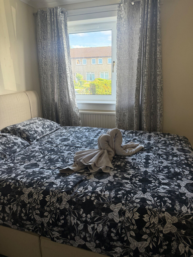 Room 4, Cozy Kirkcaldy Hideaway - 3br House, Fife