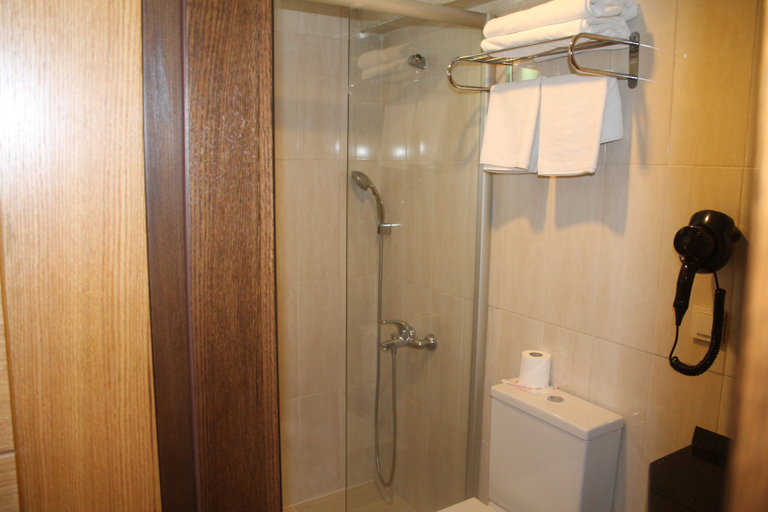 Bathroom 2, Rest Hotel, Çankaya