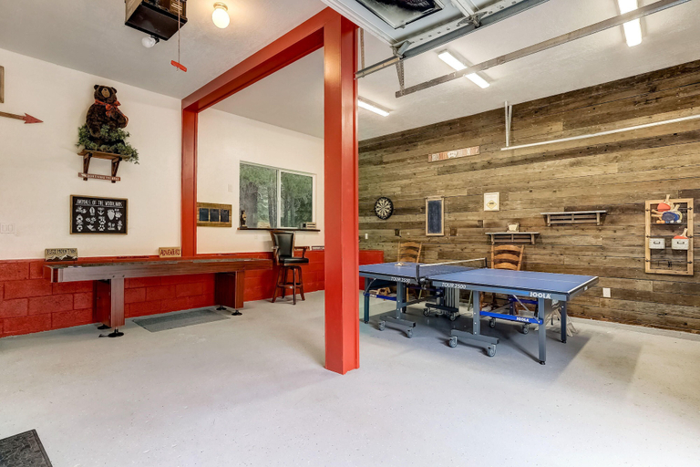 Food & Drinks, Serenity Woods - Game Room & More!, El Dorado