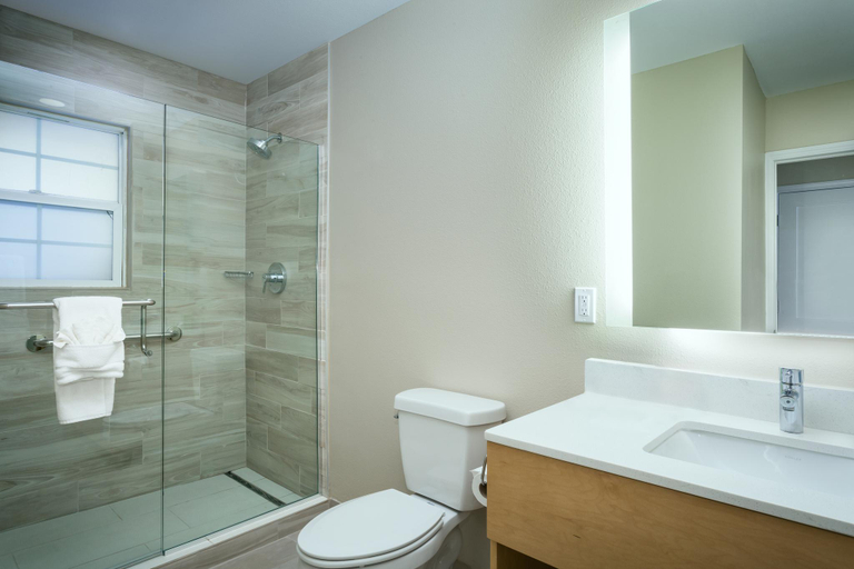 Bathroom 3, Diamond Head Inn, San Diego