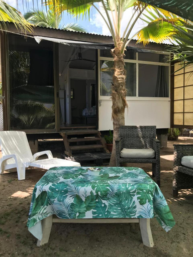 Others 4, Palm lodge Faaa